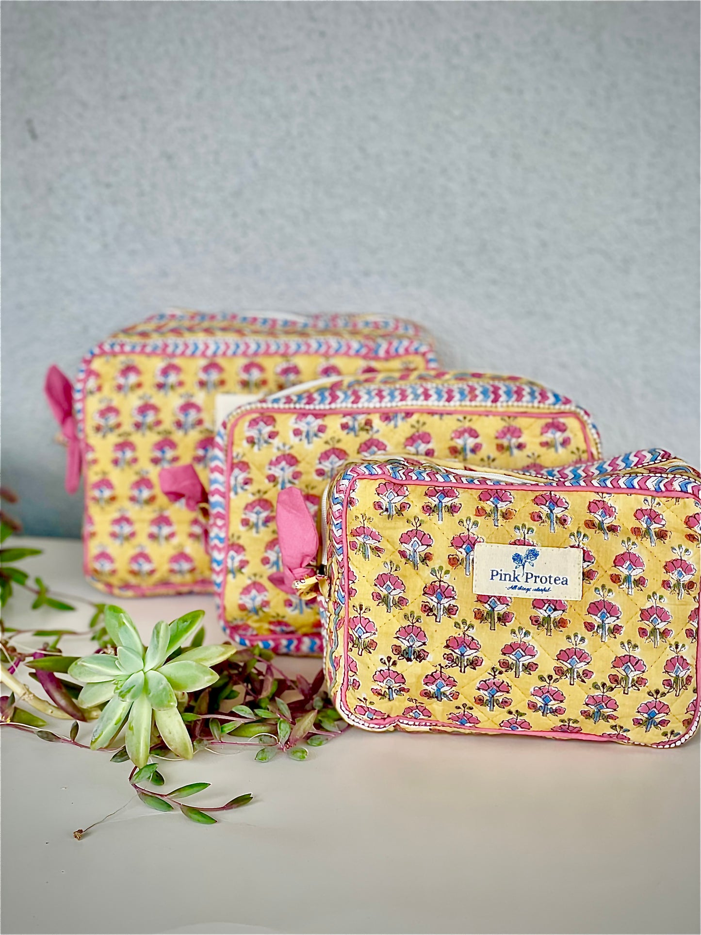 Travel Pouch Set Yellow Motif