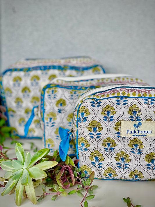 Travel Pouch Set Blue Motif