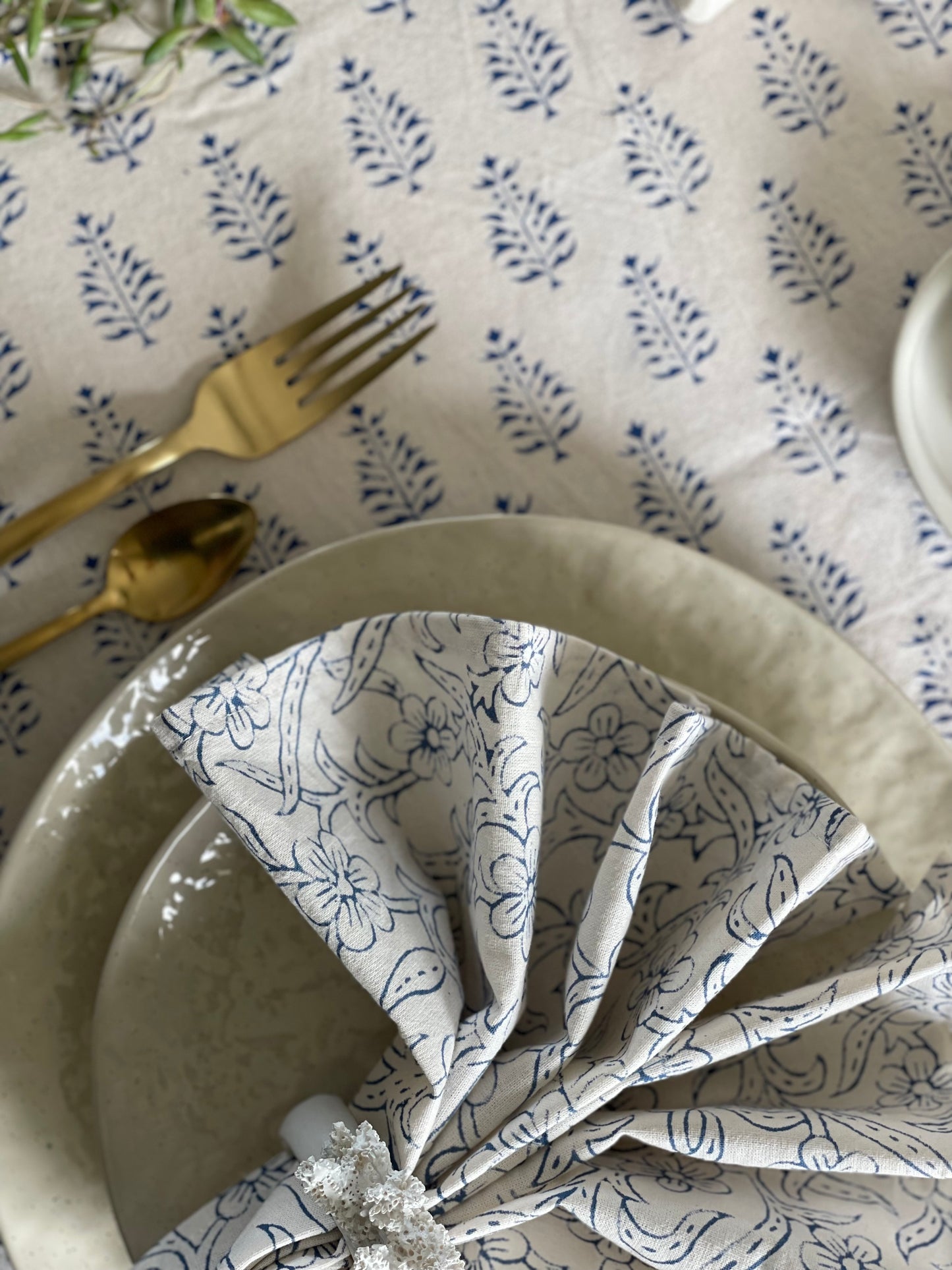 Tablecloth Blue Motif
